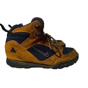Nike vintage Hiking Boots Size 9.5 Joah Brown style